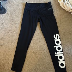 Large ladies leggings.